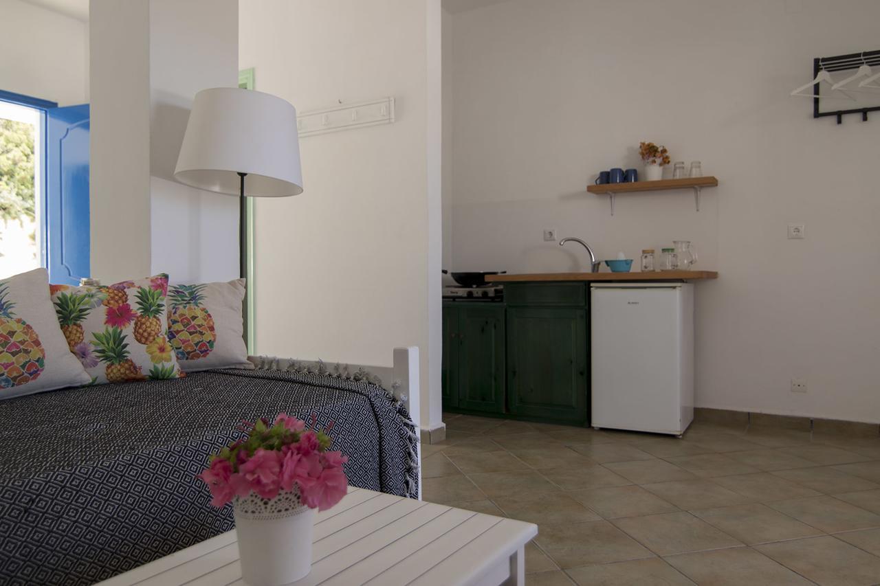 Armadoros Hotel / Ios Backpackers Екстер'єр фото